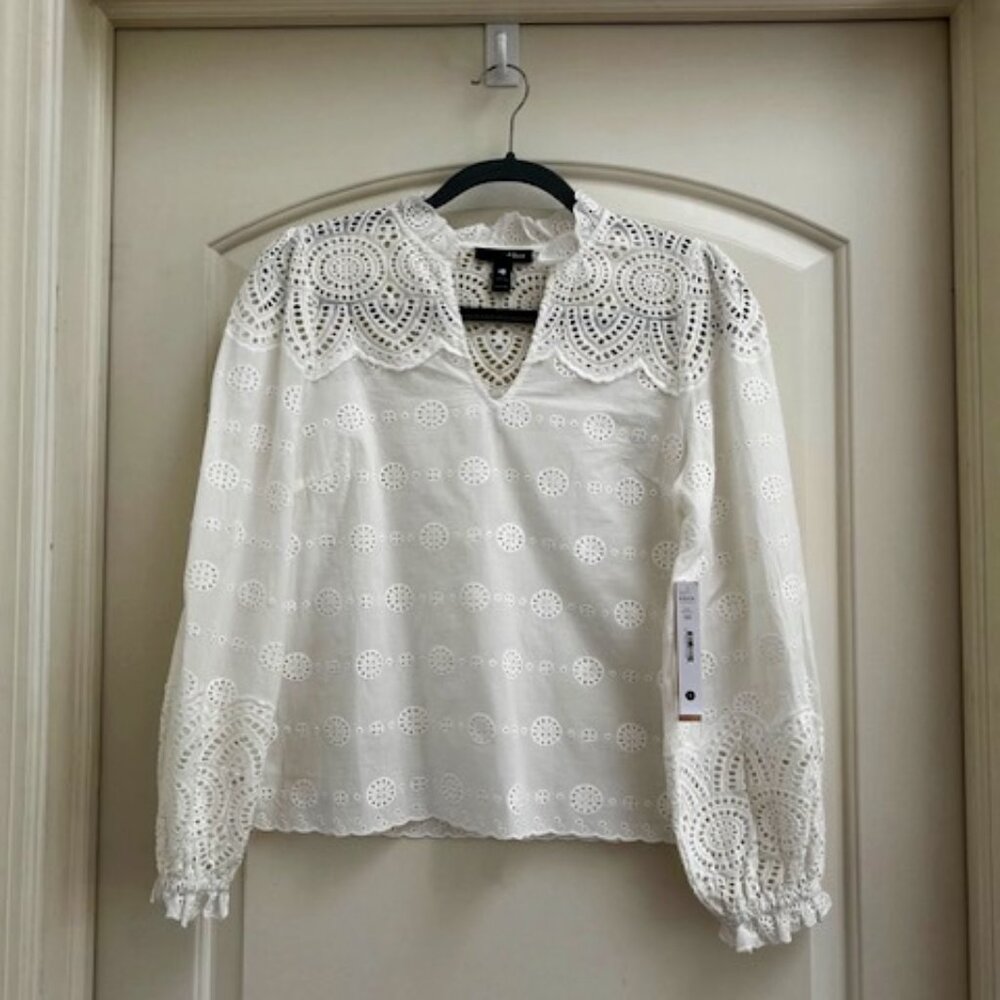 ***BRAND NEW*** AQUA Eyelet Lace V Neck Top